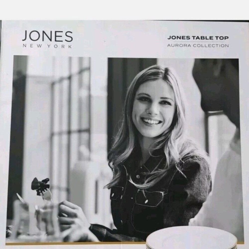 Jones New York  Aurora collection 4/10.5 gold rimmed dinner plates